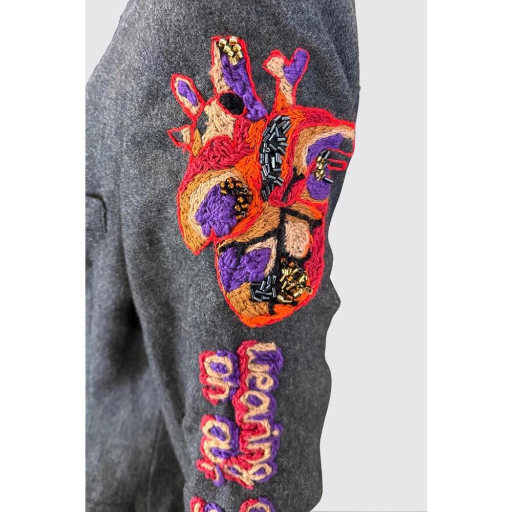 Vintage grey blazer DIY ART PROJECT with Embroidery and ruffle detail size M - Picture 2 of 9